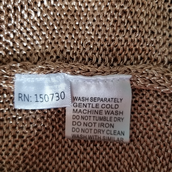 Alice in the Eve T shirt size 10 - Picture 2 of 6